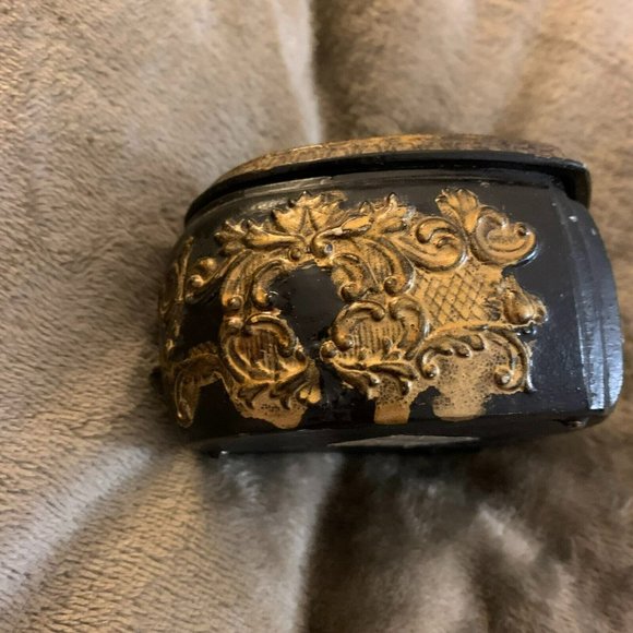 1939 Republic of Maldives Gold Tone Ornate Heart Shaped Vintage Trinket Box Rose - Picture 4 of 12